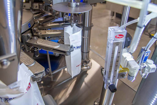 Pouch Fill & Seal Packaging Machine - Viking Masek 8S-235 - 2021 - Use